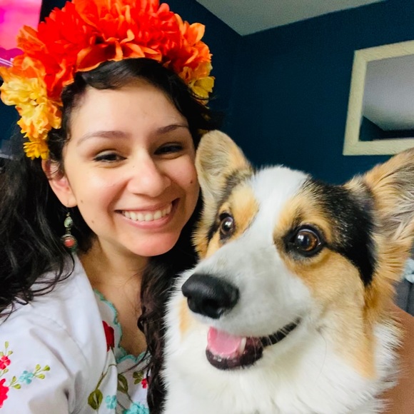 Meet your Posher, Julia - Picture 2 of 3